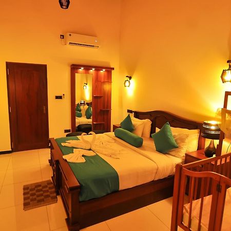 Sachinro Hotel Mirissa Buitenkant foto