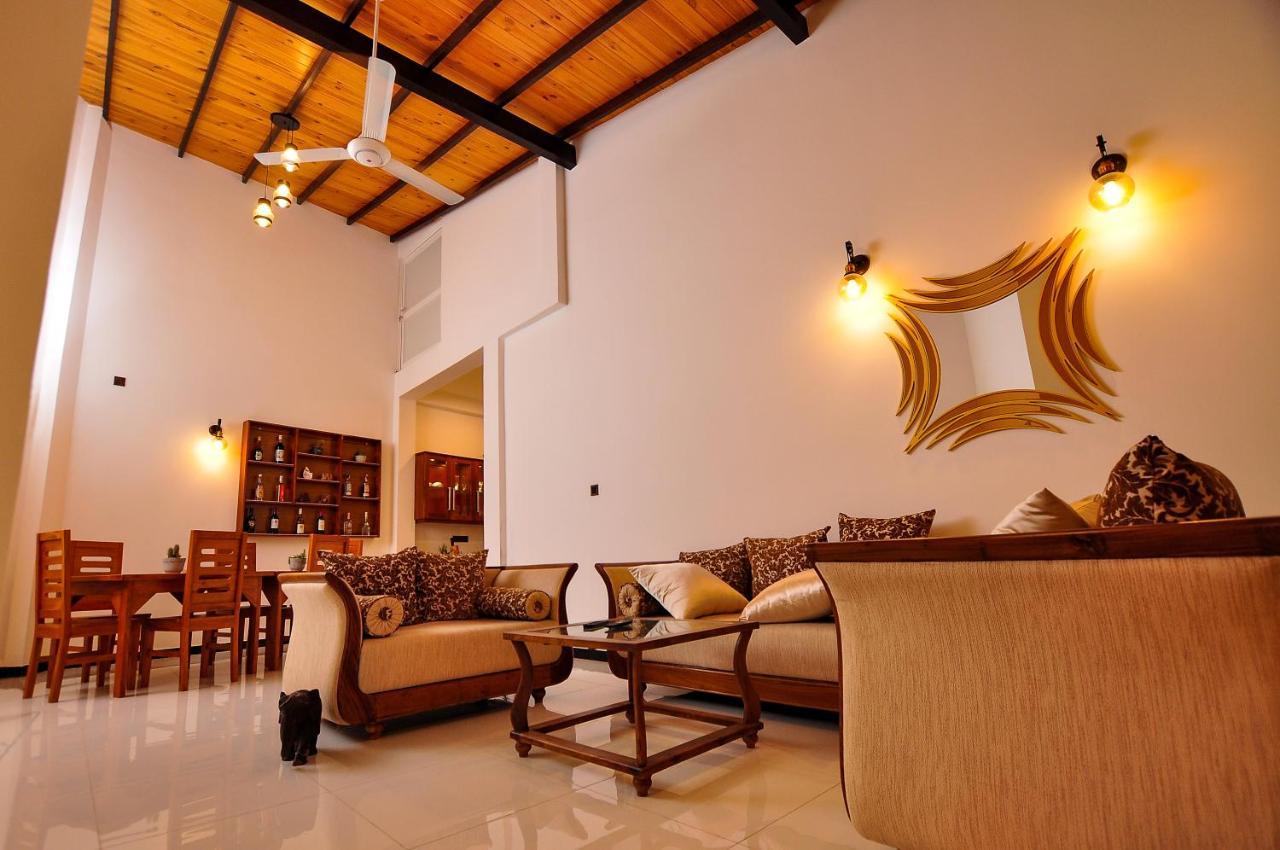 Sachinro Hotel Mirissa Buitenkant foto