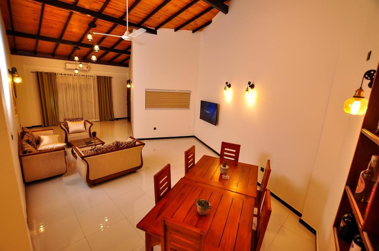 Sachinro Hotel Mirissa Buitenkant foto