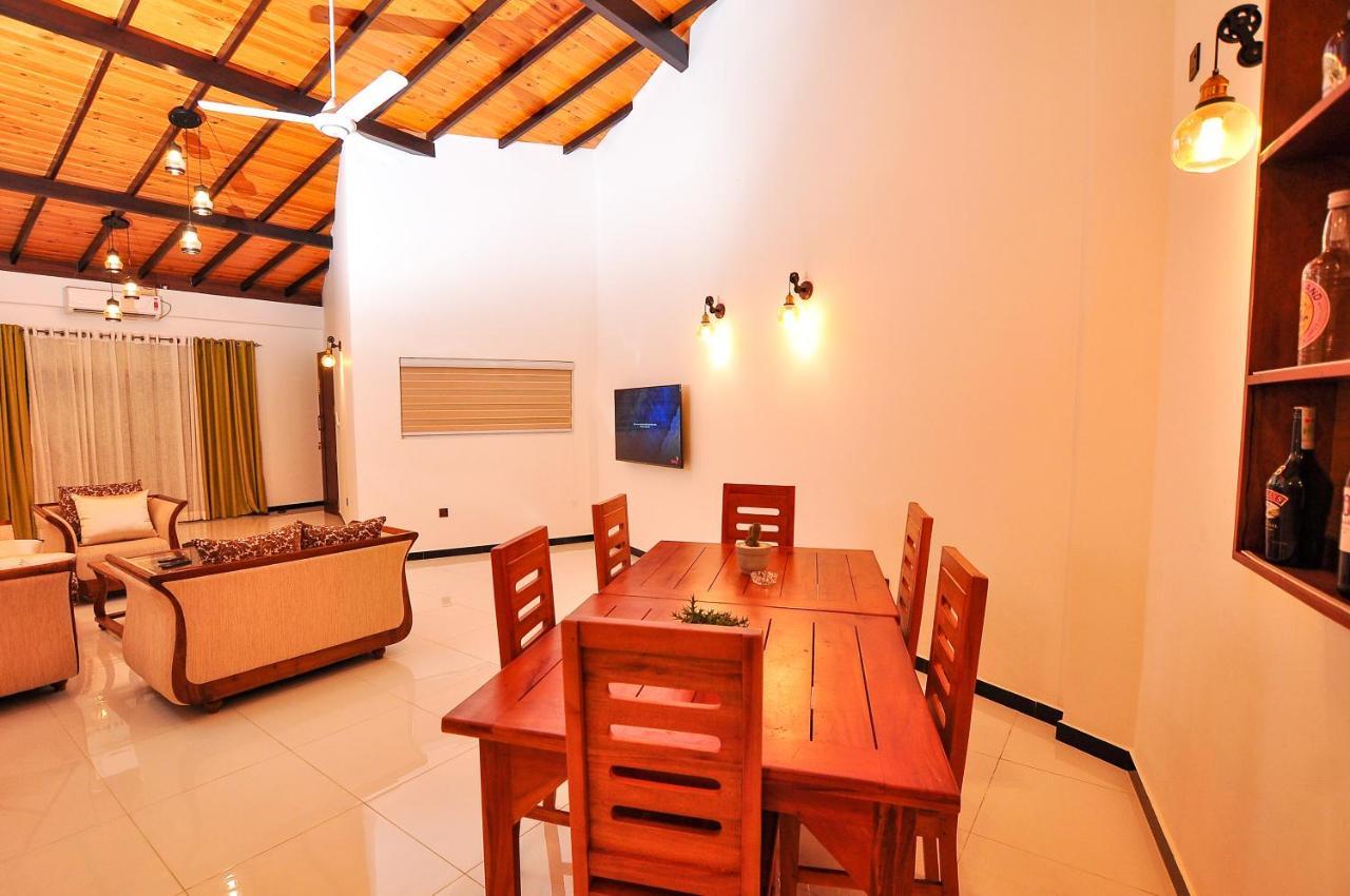 Sachinro Hotel Mirissa Buitenkant foto