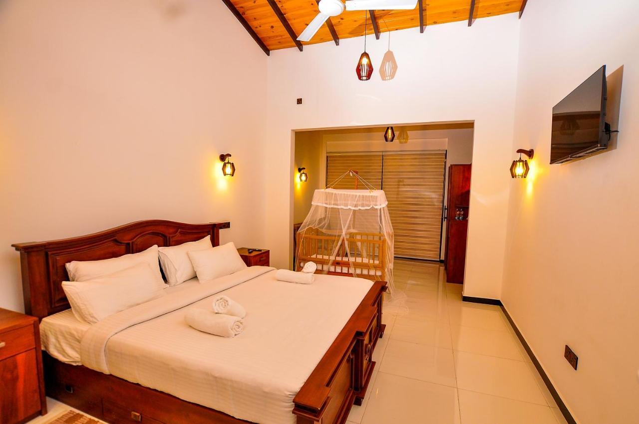 Sachinro Hotel Mirissa Buitenkant foto
