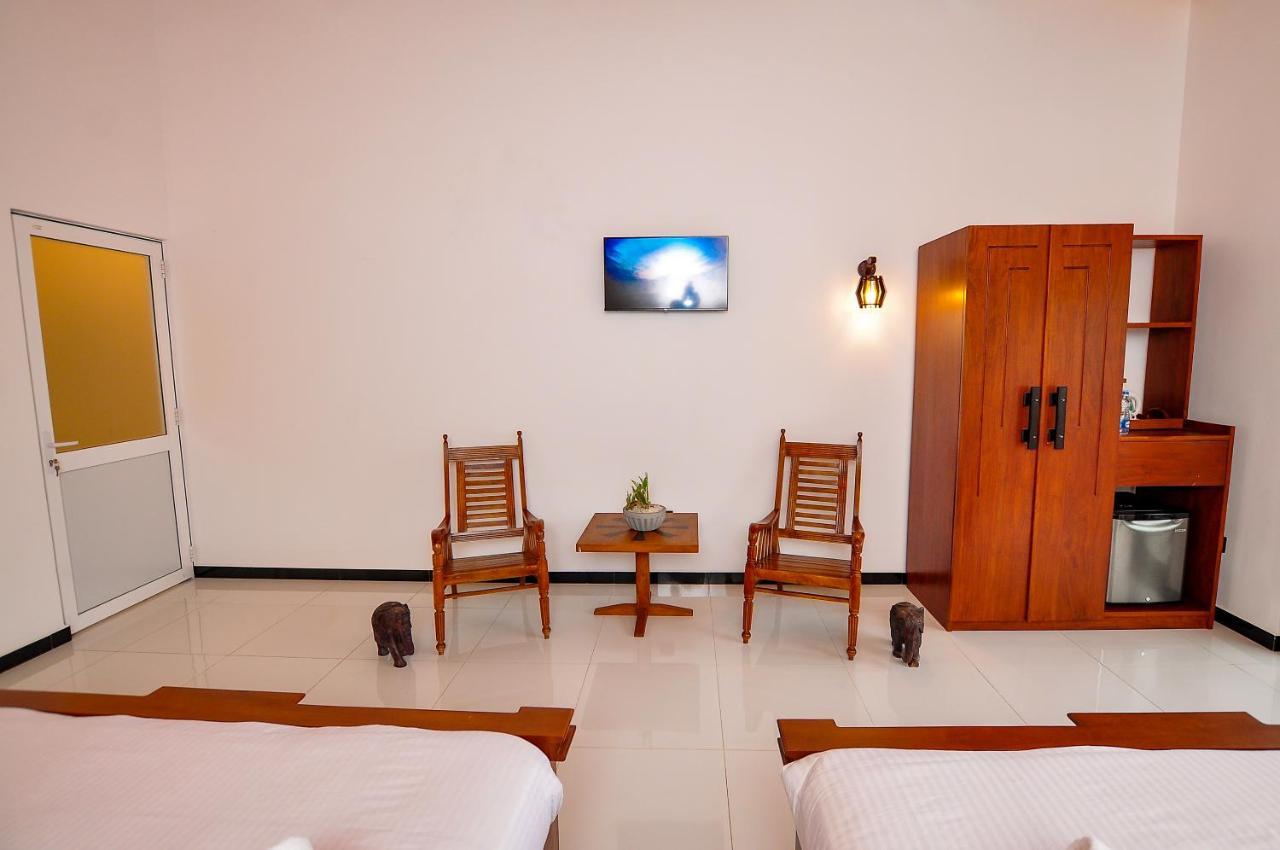 Sachinro Hotel Mirissa Buitenkant foto