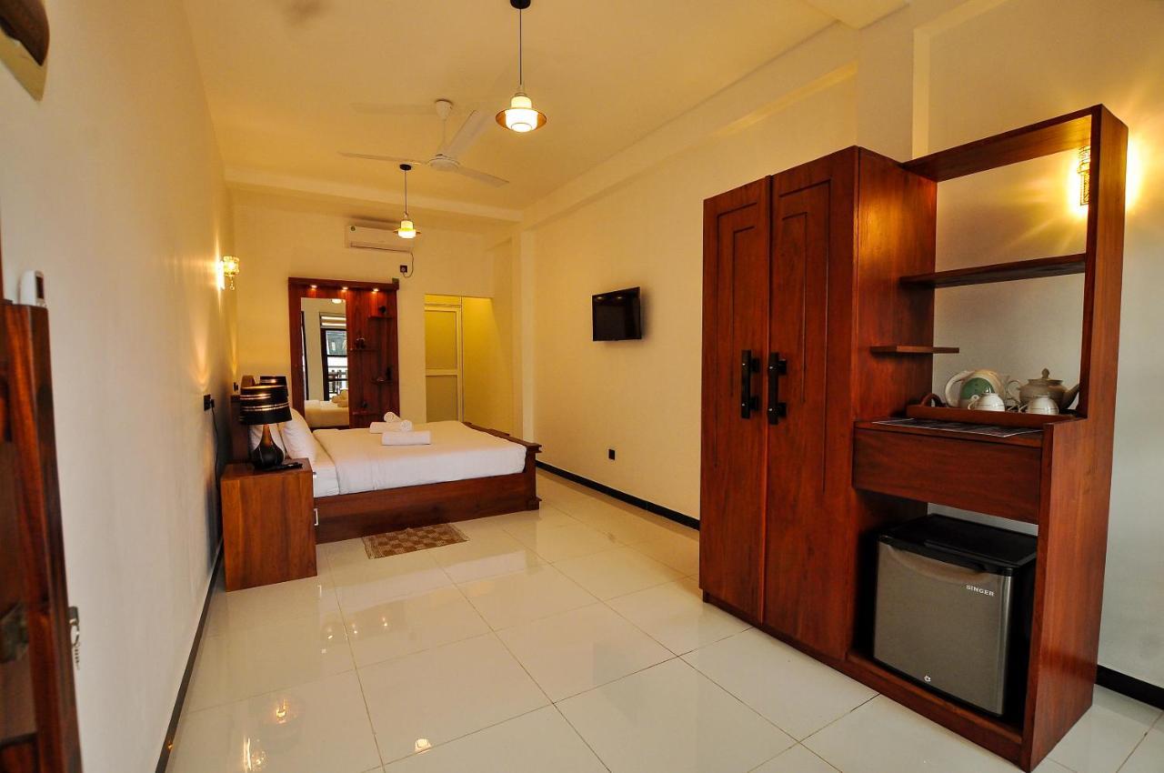 Sachinro Hotel Mirissa Buitenkant foto