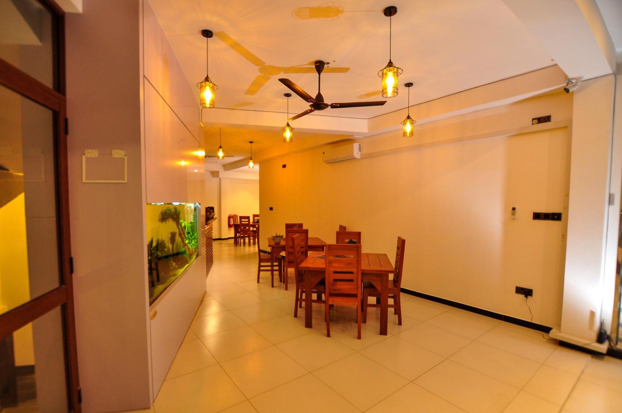 Sachinro Hotel Mirissa Buitenkant foto