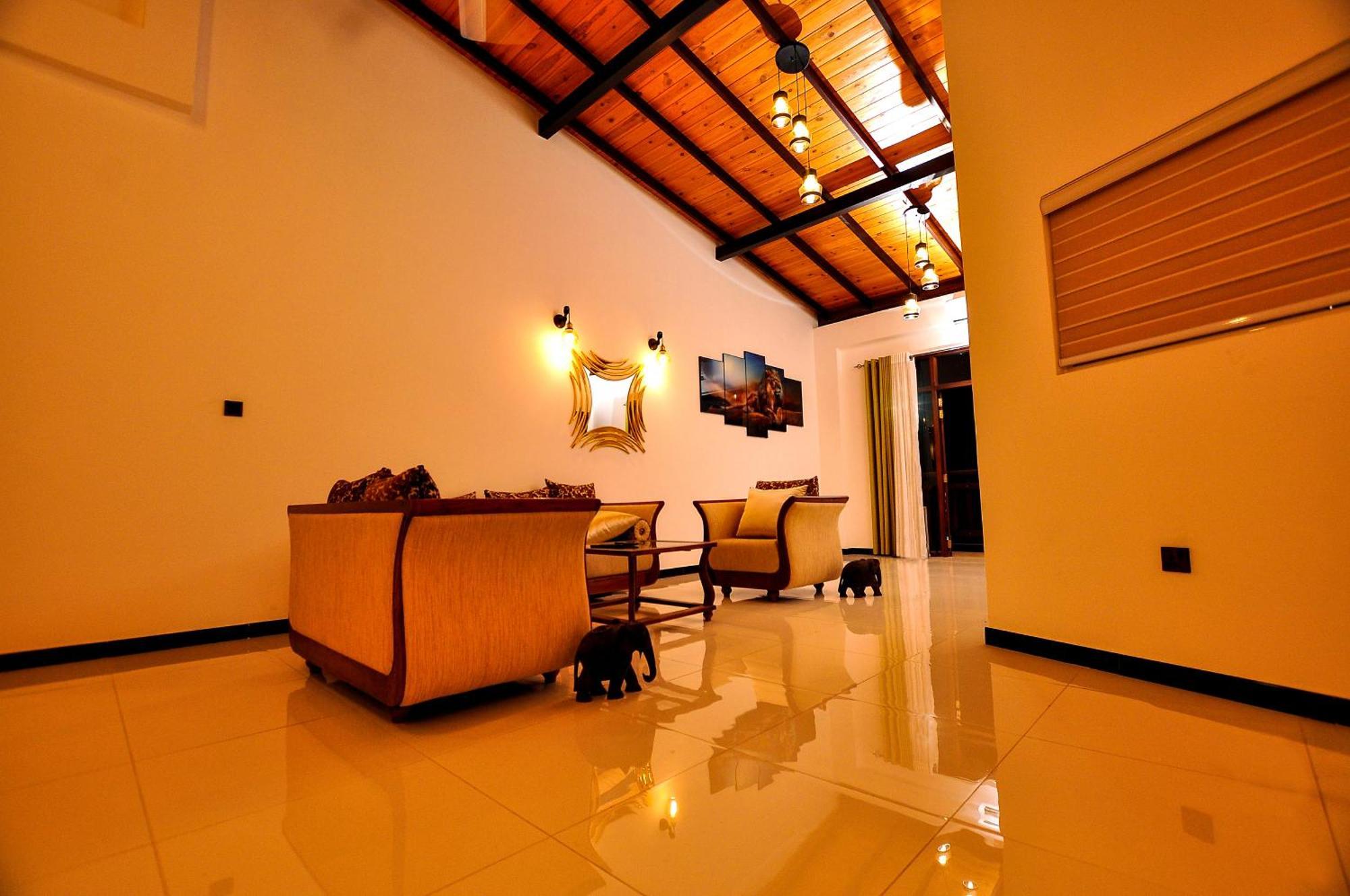 Sachinro Hotel Mirissa Buitenkant foto