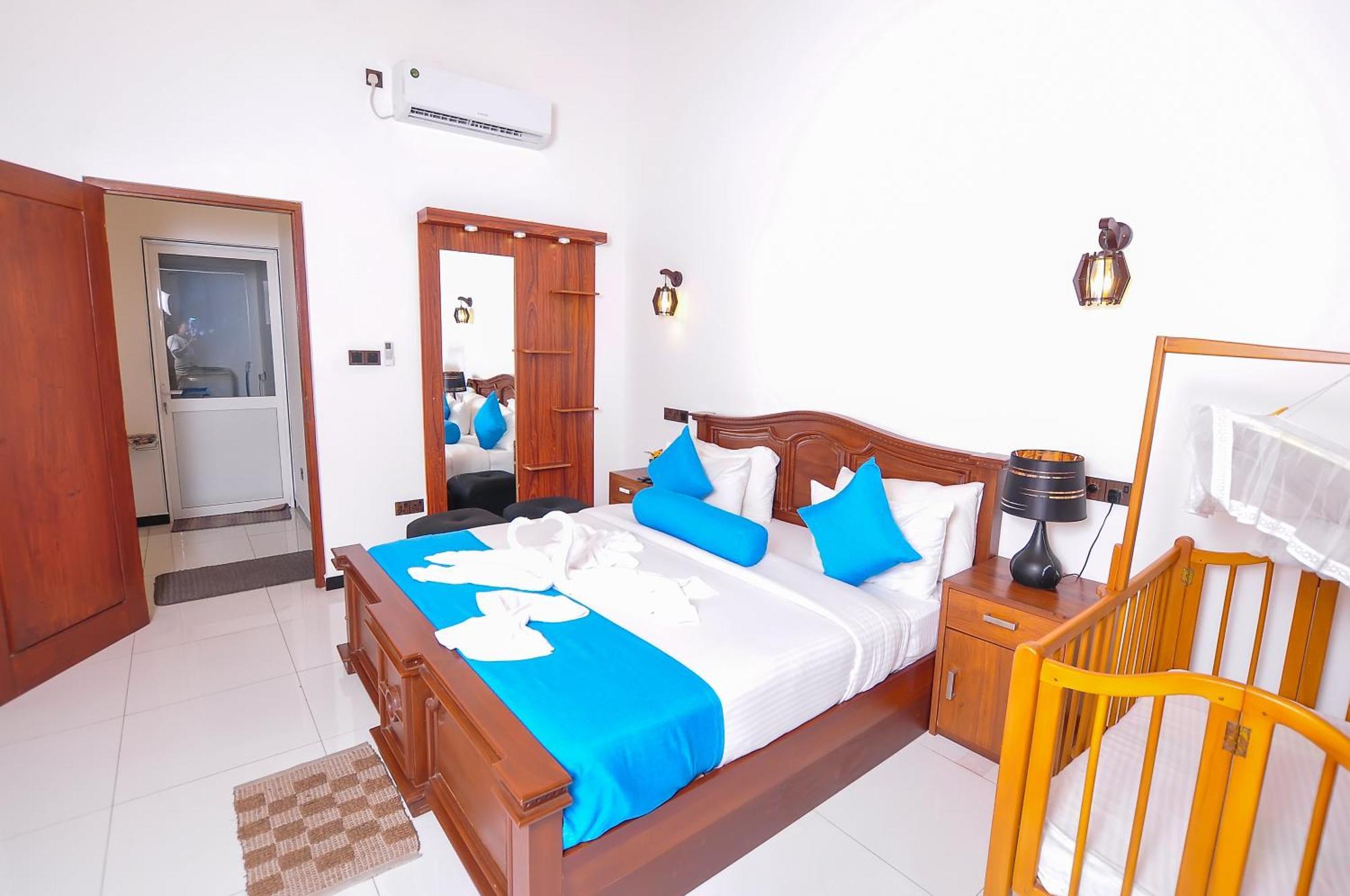 Sachinro Hotel Mirissa Buitenkant foto